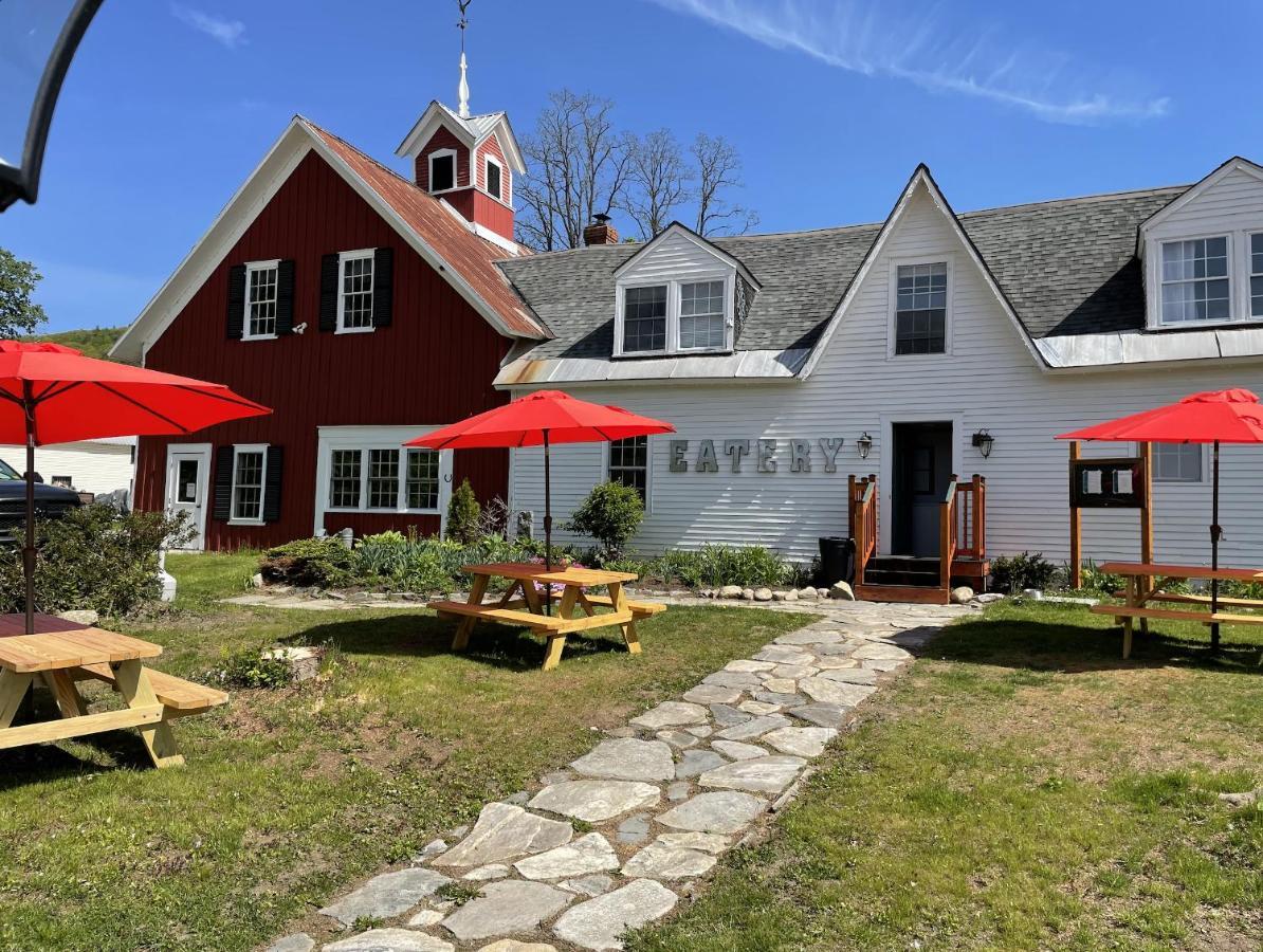 Stone Hearth Inn And Eatery Chester Екстериор снимка