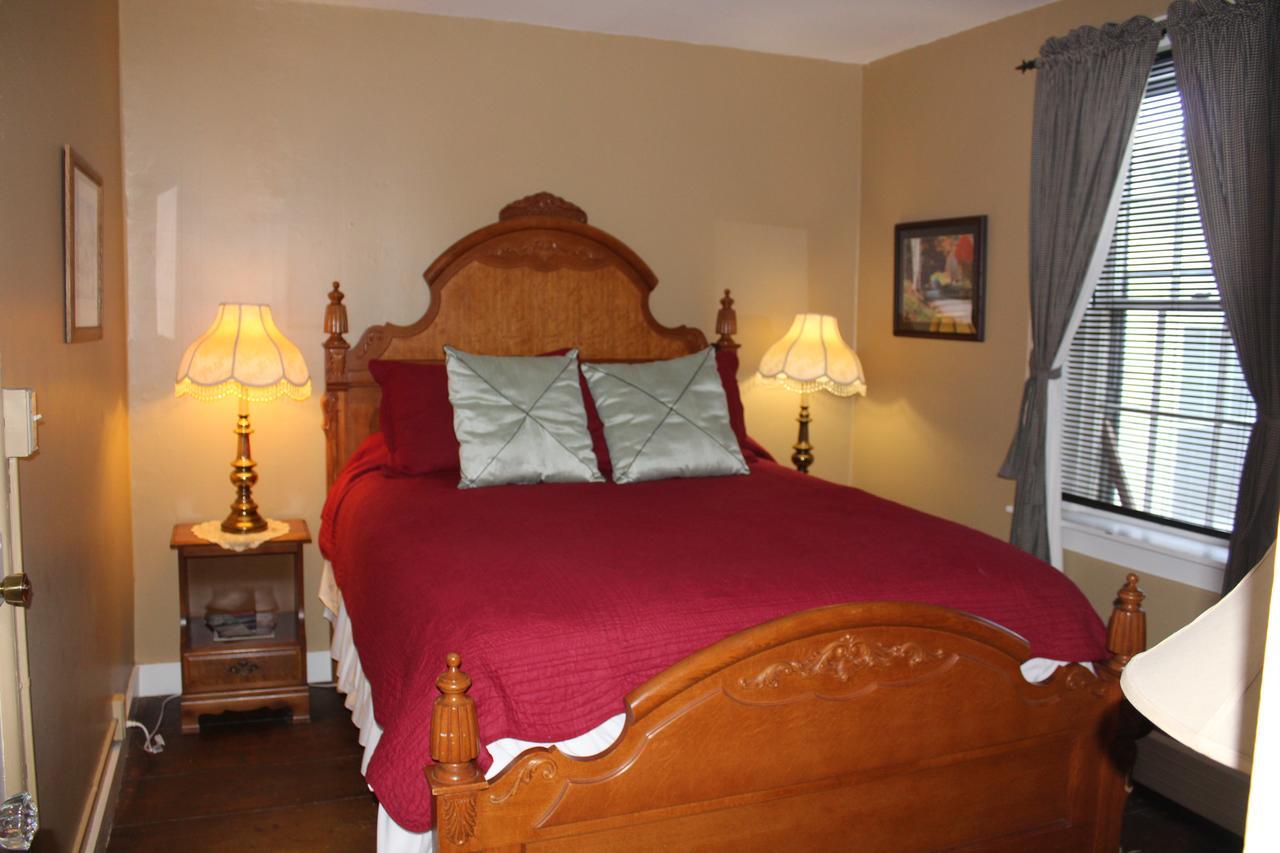 Stone Hearth Inn And Eatery Chester Екстериор снимка