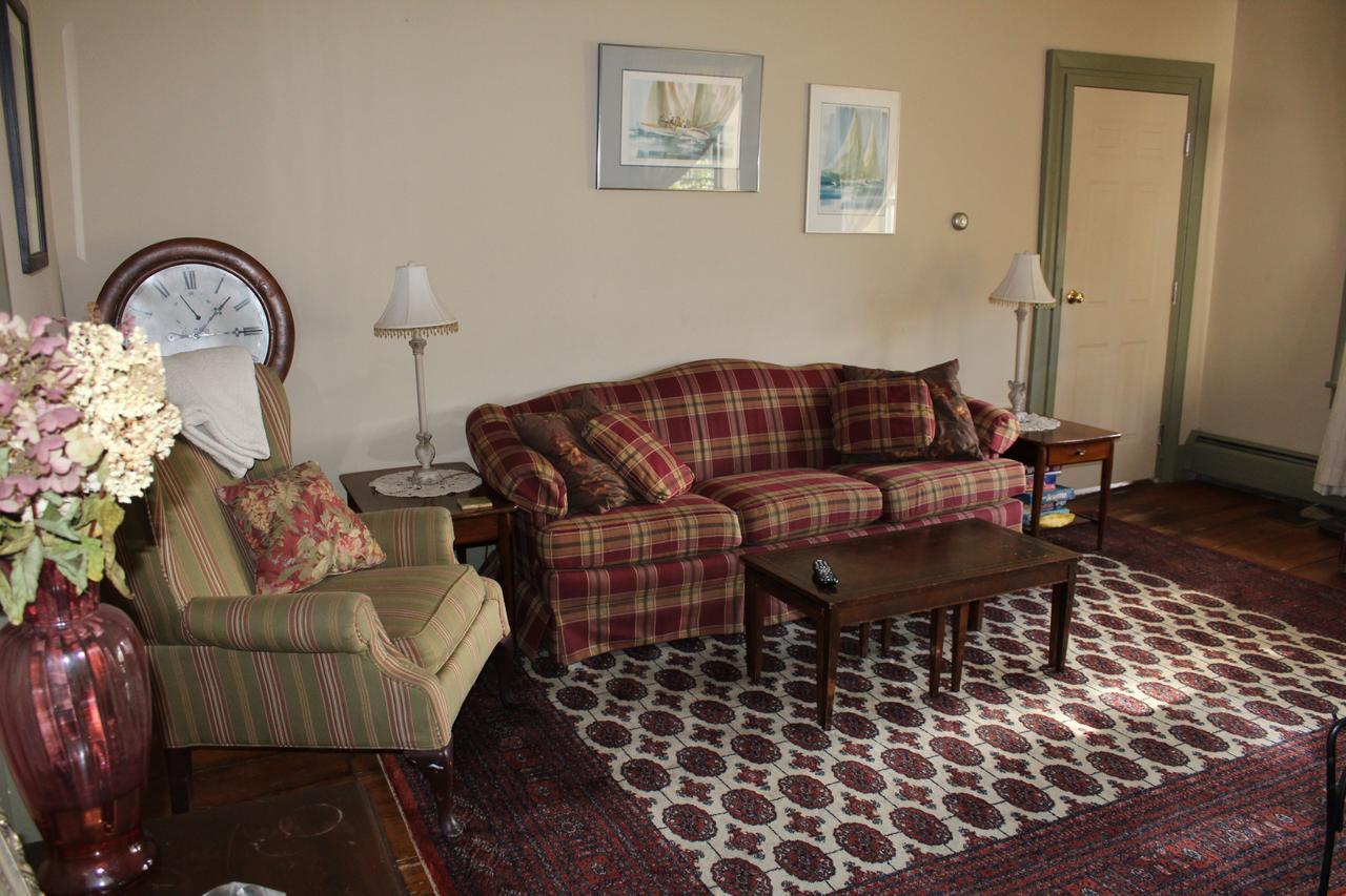 Stone Hearth Inn And Eatery Chester Екстериор снимка